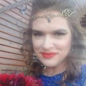 Meet your Posher, Posh